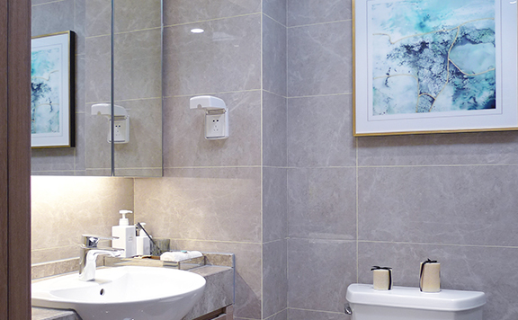 【裝修攻略】衛(wèi)生間應(yīng)該如何去挑選瓷磚，才能既美觀又實(shí)用？