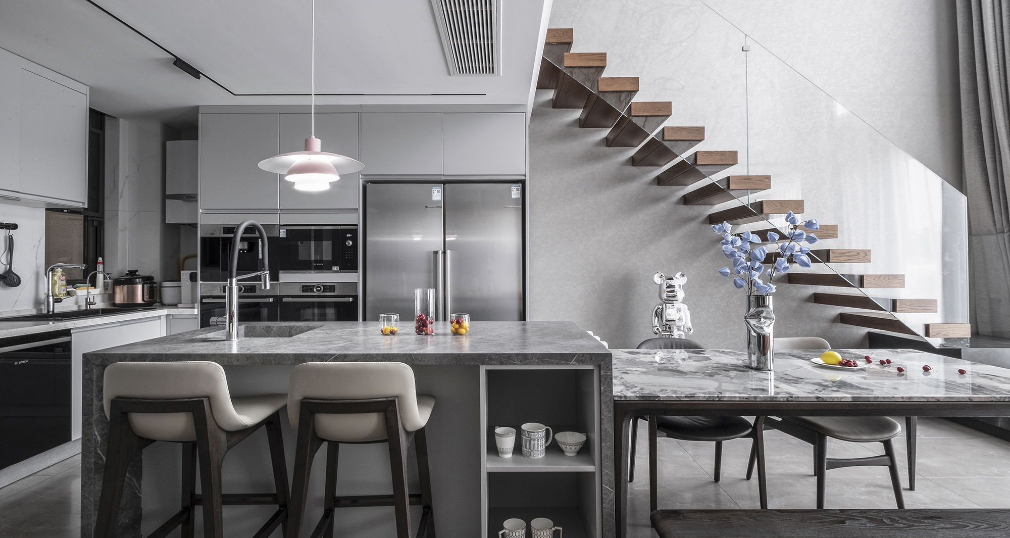 陽(yáng)光肆意的家，生活泛著銀蘭的光澤